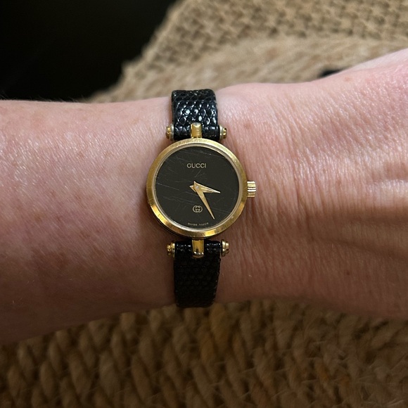 Authentic Vintage Gucci Watch - Picture 1 of 10